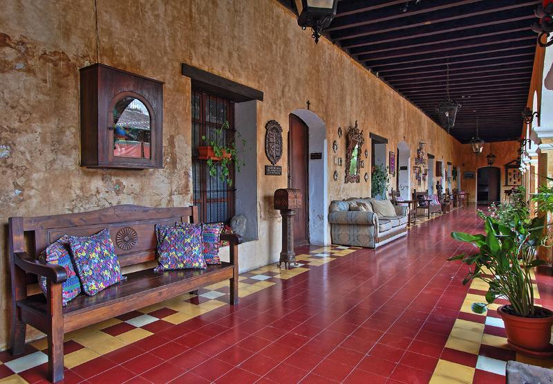 Hotel Convento Santa Catalina By Ahs Antigua Bagian luar foto